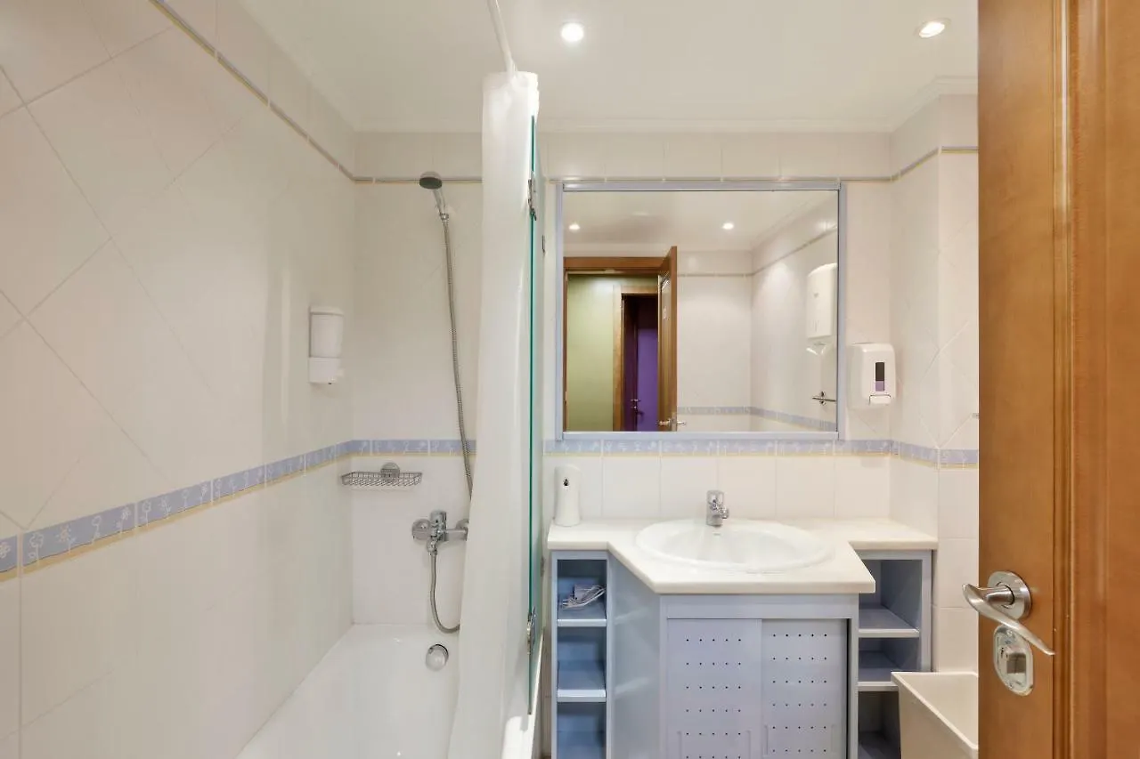 Huux Hostel Lisbon